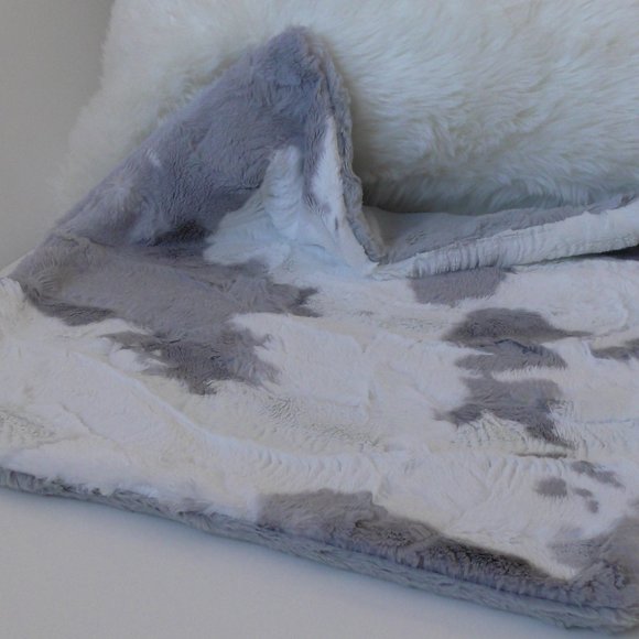 Gray Cow Pet Comforting Calming Blanket - Picture 4 of 6